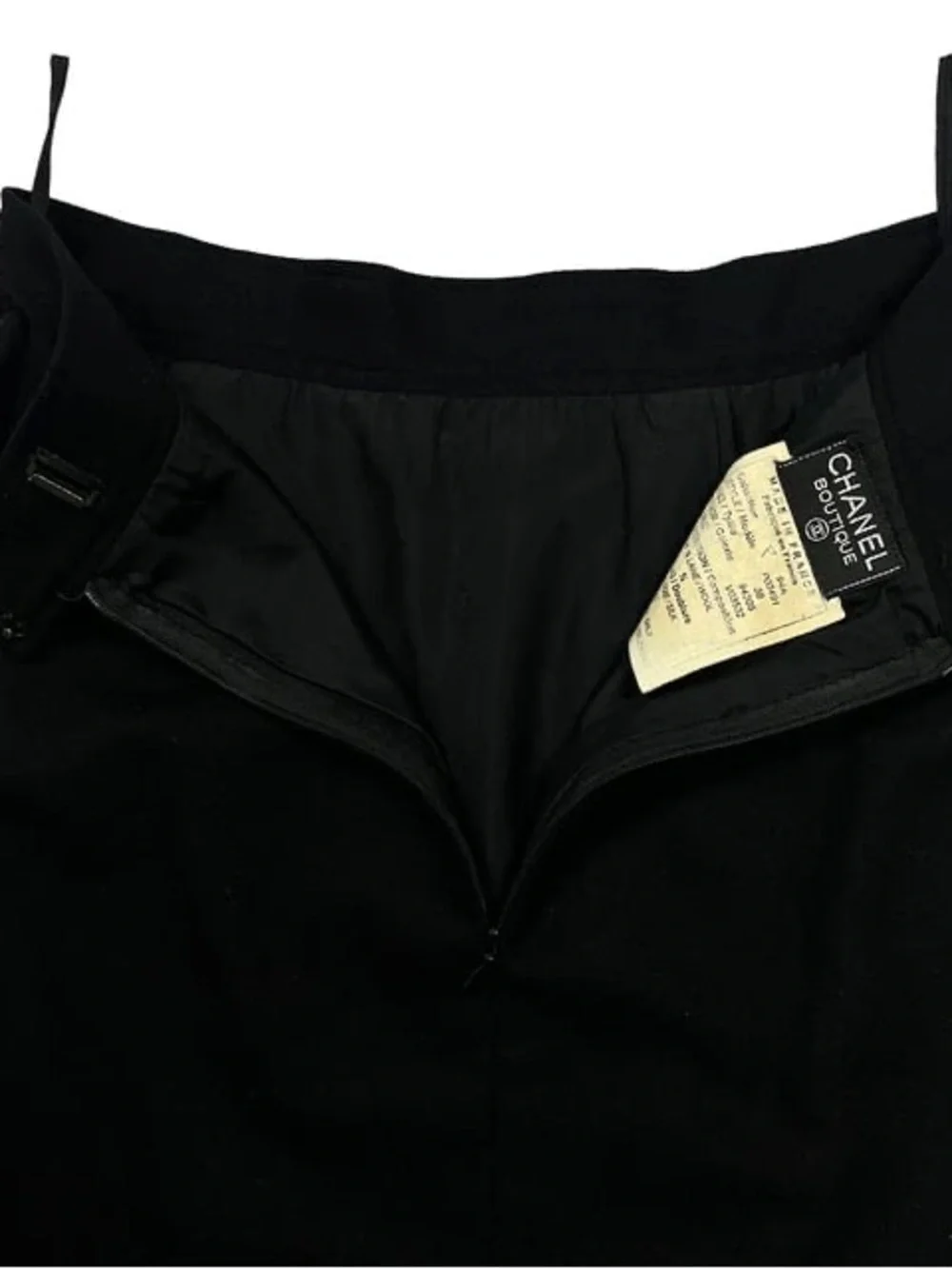 Authentic CHANEL VINTAGE 1994 black wool skirt size 38